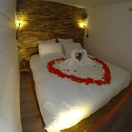 Guest house Pardispourdeux - L'amour De L'eau Cuges-les-Pins
